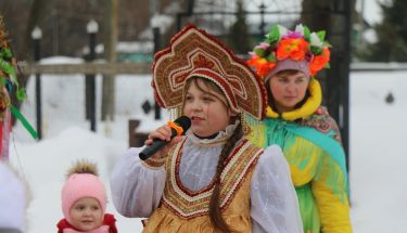 Яркая, зажигательная, веселая - именно такая Масленица состоялась сегодня на центральной площади в с. Владимирское!